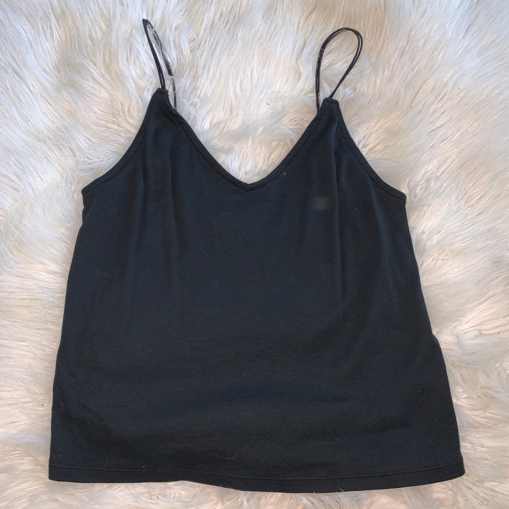 Black crop tank